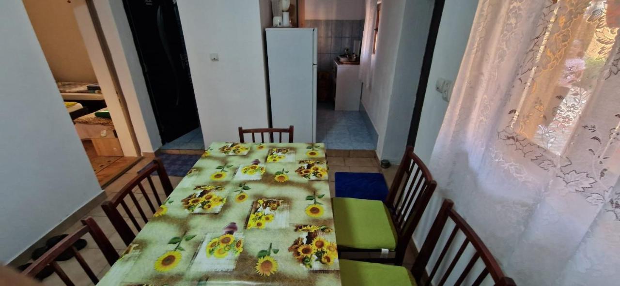 Pensiunea Casa Andreea Novaci-Străini Esterno foto